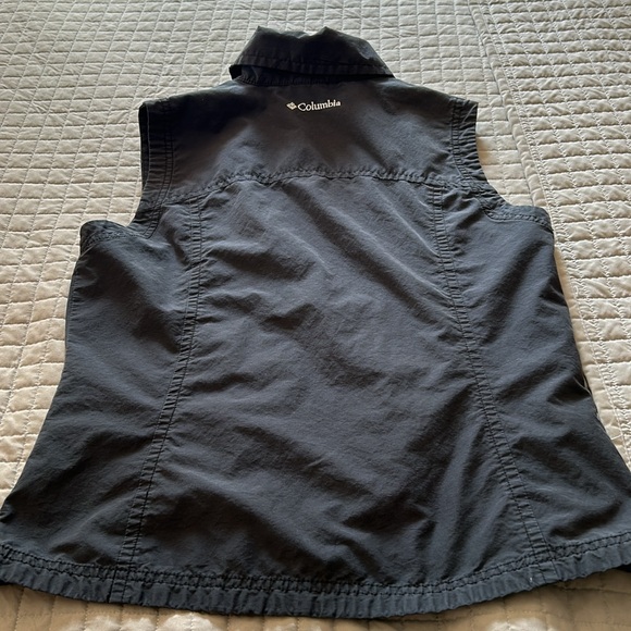 🖤 Columbia Black Lightweight Vest - Picture 7 of 8